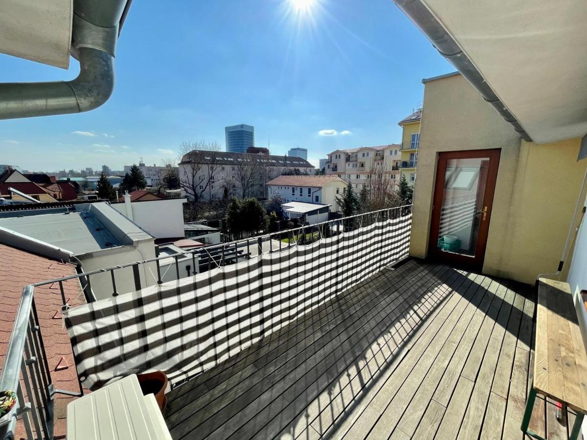Beautiful And Romantic Penthouse With Two Terraces Bratislava Exterior photo