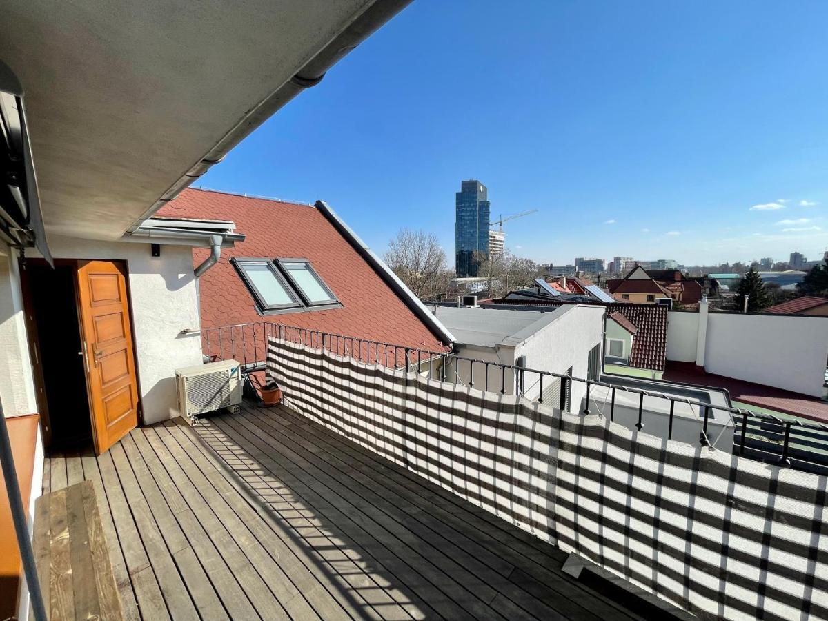 Beautiful And Romantic Penthouse With Two Terraces Bratislava Exterior photo